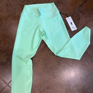 Lime green alo airlift legging